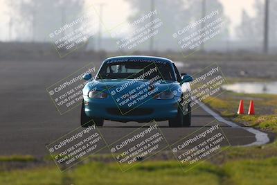 media/Jan-18-2026-CalClub SCCA (Sun) [[8bc6468723]]/Group 7 Race/Turn 1/